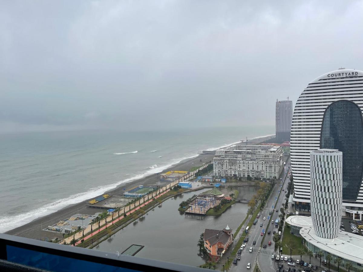 Orbi City Center Suite Batoemi Buitenkant foto