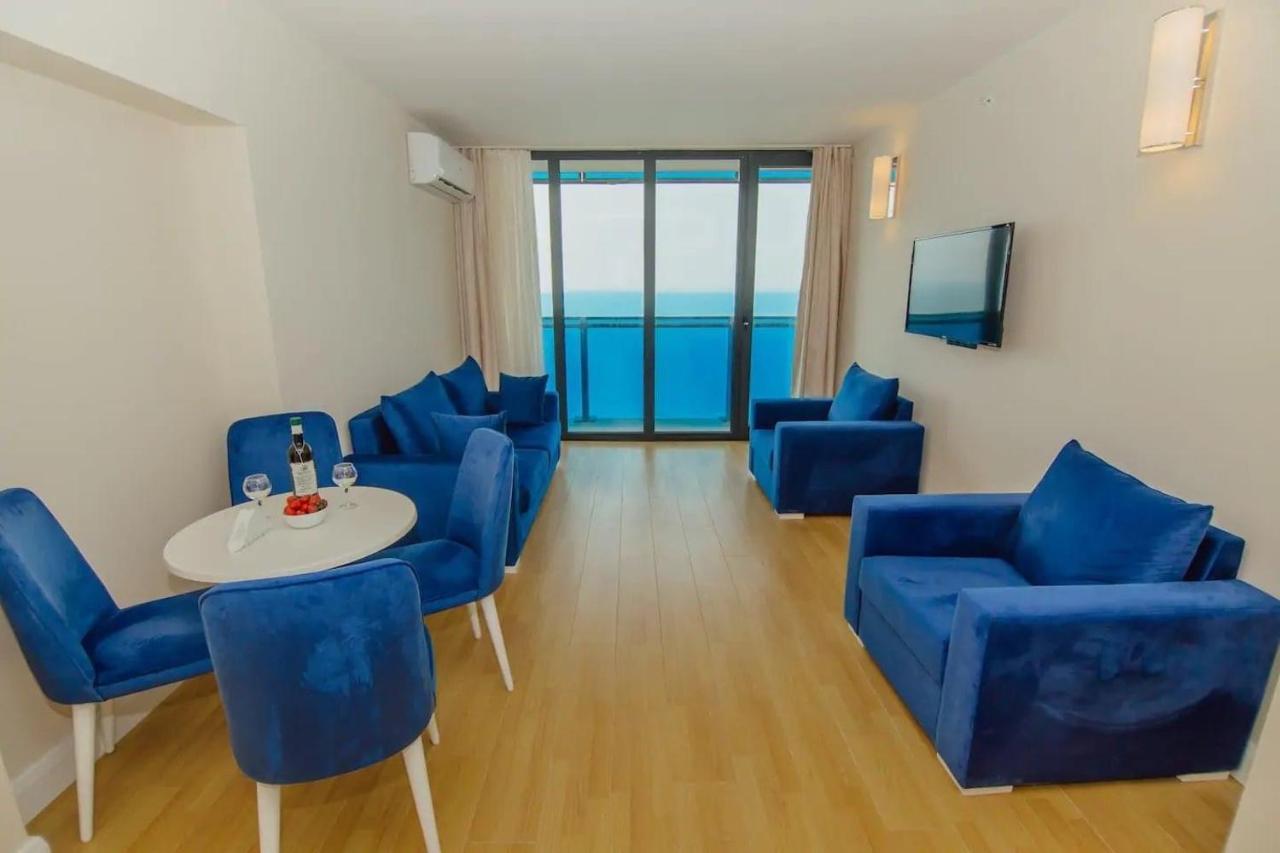 Orbi City Center Suite Batoemi Buitenkant foto