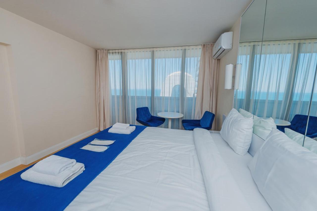 Orbi City Center Suite Batoemi Buitenkant foto