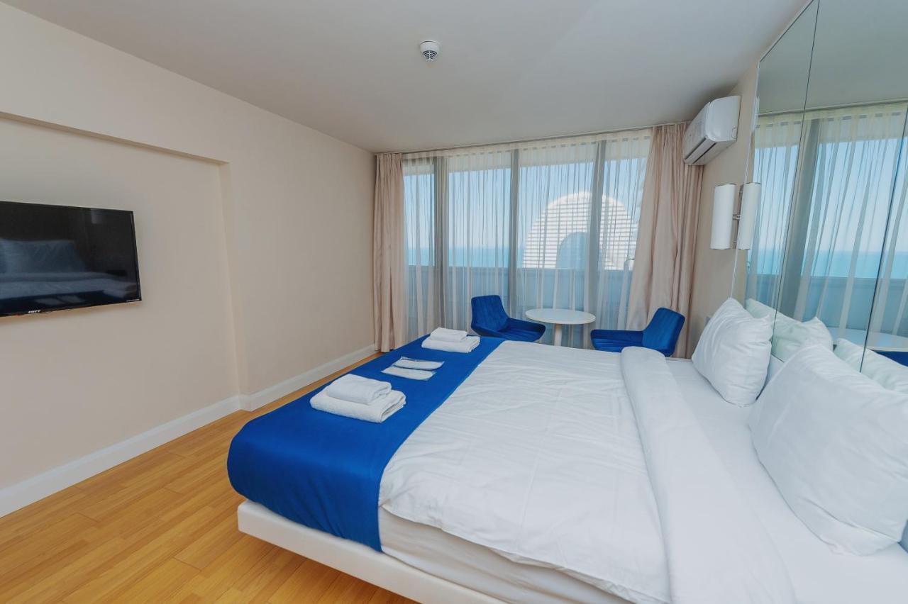Orbi City Center Suite Batoemi Buitenkant foto