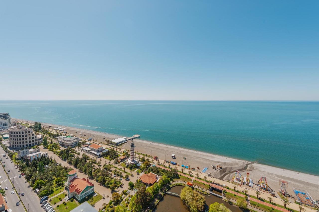 Orbi City Center Suite Batoemi Buitenkant foto
