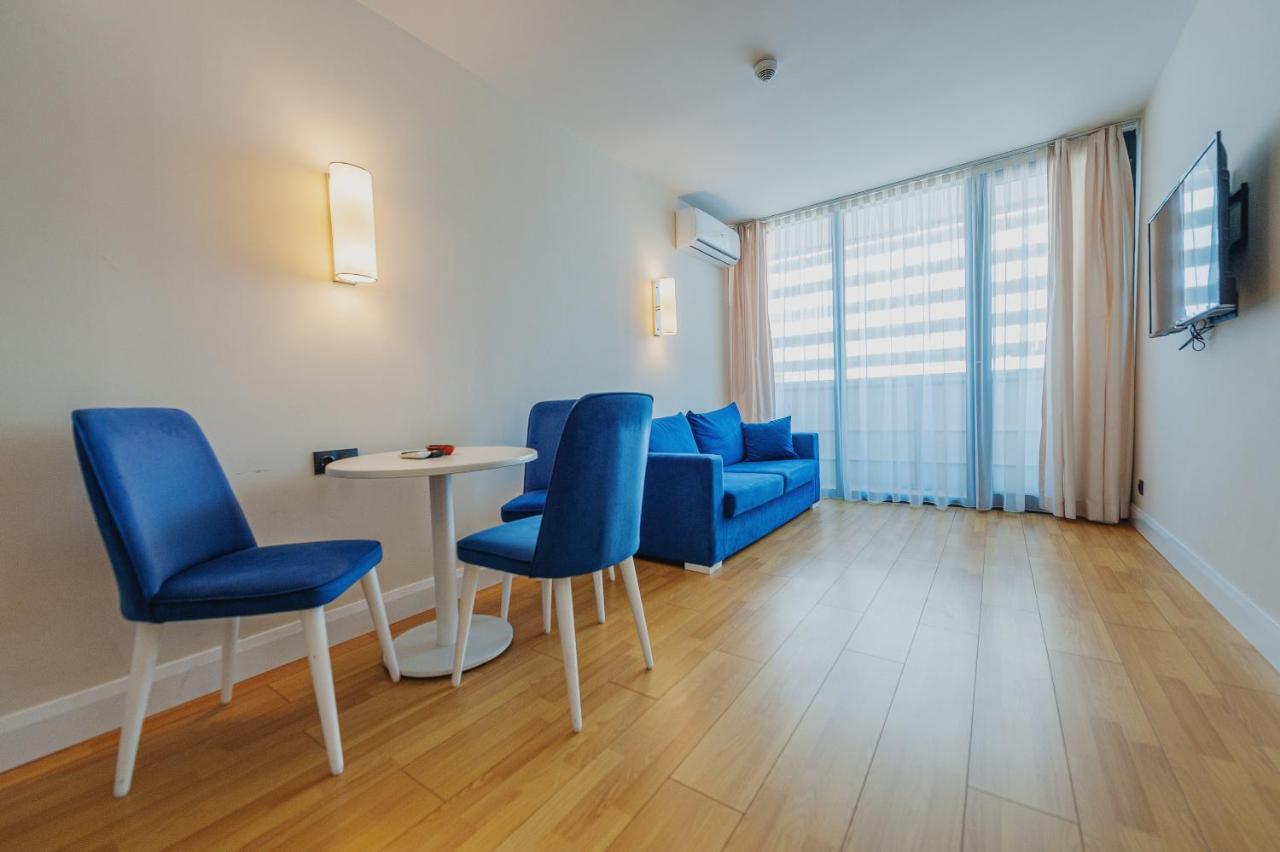 Orbi City Center Suite Batoemi Buitenkant foto
