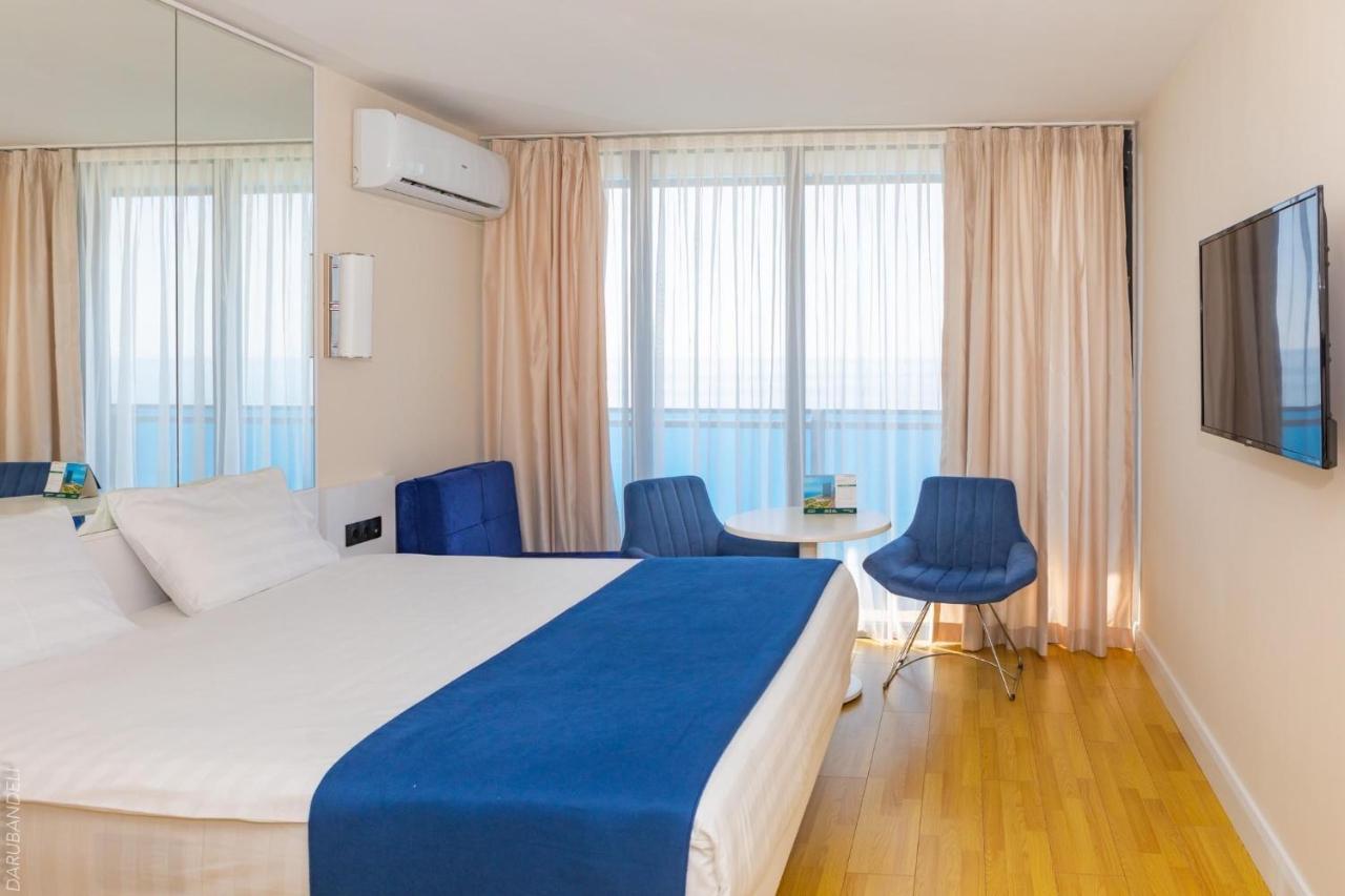Orbi City Center Suite Batoemi Buitenkant foto