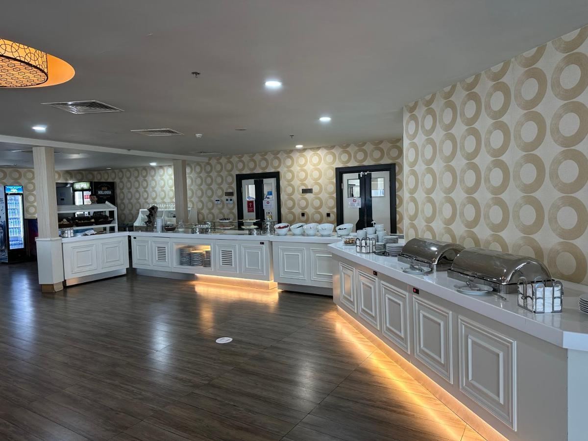 Orbi City Center Suite Batoemi Buitenkant foto